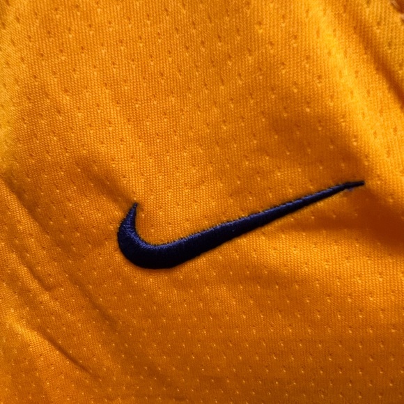 Lakers Jersey - Picture 4 of 11